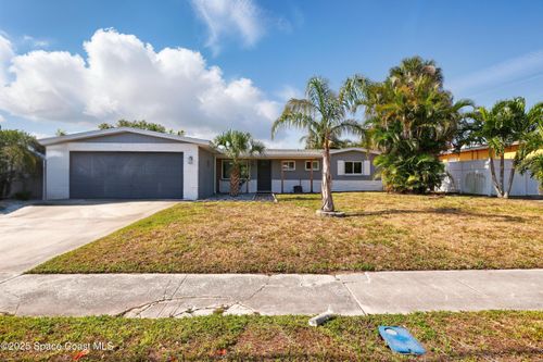135 Richland Ave, MERRITT ISLAND, FL, 32953-3377 | Card Image