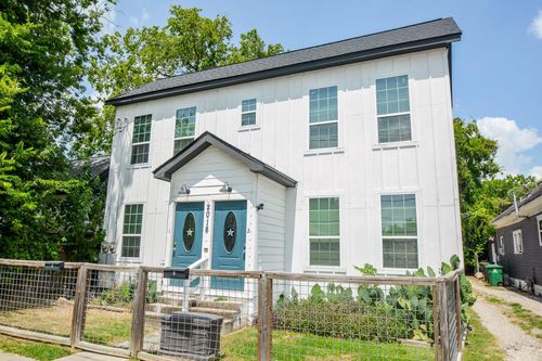 2-2018 Fulton St, Houston, TX, 77009-8560 | Card Image
