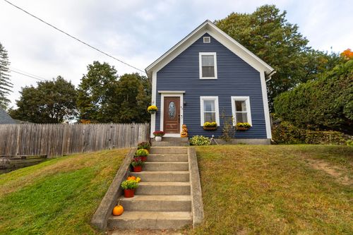 42 Highland Avenue, Milford, NH, 03055 | Card Image