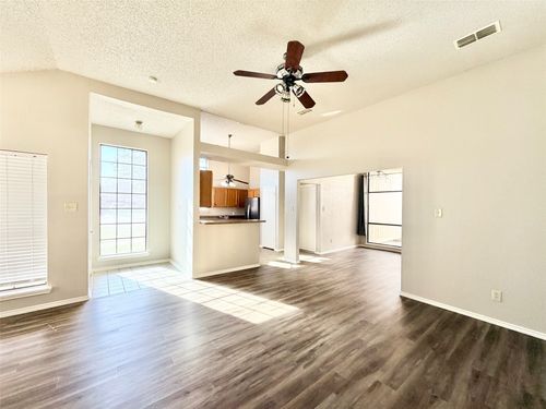 3101 Hillcrest Dr, Rowlett, TX, 75088-6293 | Card Image