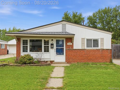21601 Parkway St, Saint Clair Shores, MI, 48082-2214 | Card Image