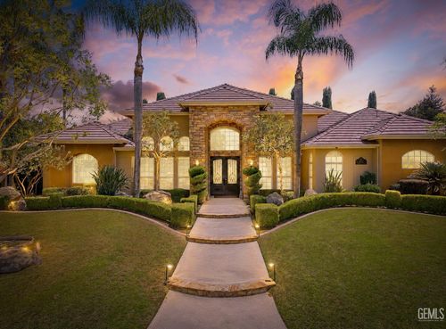 1400 Pineglen Dr, Bakersfield, CA, 93312-4642 | Card Image