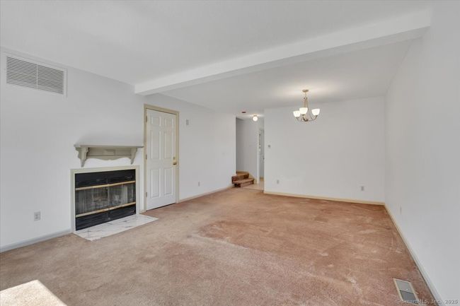 APT-61 - 489 Wolcott St, Condo with 2 bedrooms, 2 bathrooms and null parking in Bristol CT | Image 5