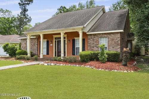 8421 Makiki Dr, Diamondhead, MS, 39525-4025 | Card Image