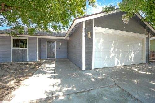 2820 N Willis St, Visalia, CA, 93291-1869 | Card Image