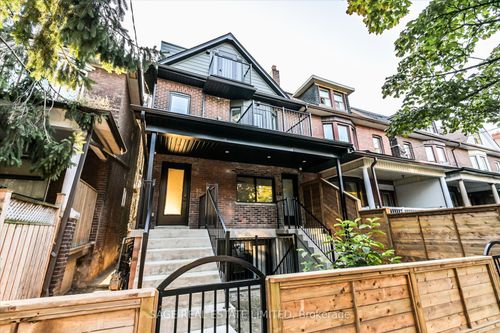 d-22 Lansdowne Ave, Toronto, ON, M6K2V8 | Card Image