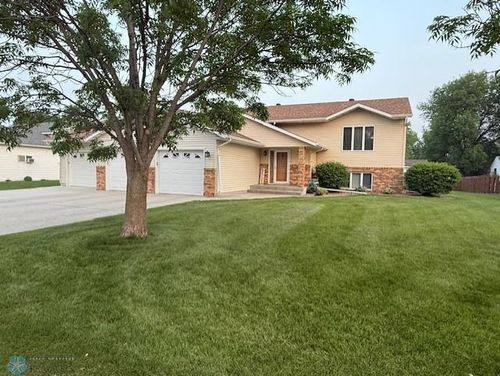 411 Siemers Ct, Breckenridge, MN, 56520-1131 | Card Image