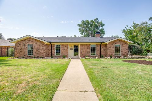 441 W Pleasantview Dr, Hurst, TX, 76054-3503 | Card Image
