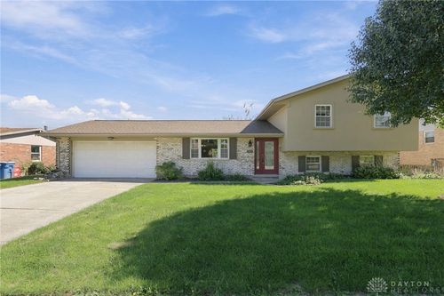 562 Hathaway Trl, Tipp City, OH, 45371-1145 | Card Image