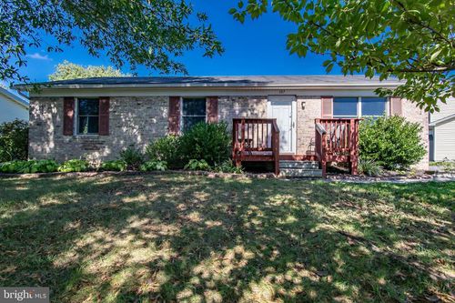 107 Golden Pond Cir, STEPHENS CITY, VA, 22655-2378 | Card Image