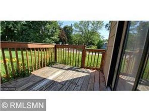 2101 Kings Valley Rd W, Golden Valley, MN, 55427-3141 | Card Image