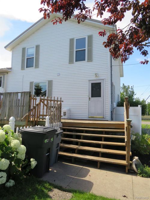 260 Duncan Ave, Cheboygan, MI, 49721-1314 | Card Image
