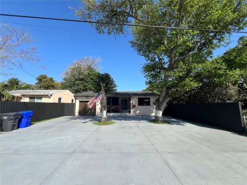 1011 N 25th Ave, Hollywood, FL, 33020-3403 | Card Image