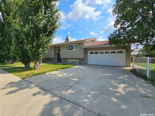 464 5th Ave W, Unity, SK, S0K | Card Image