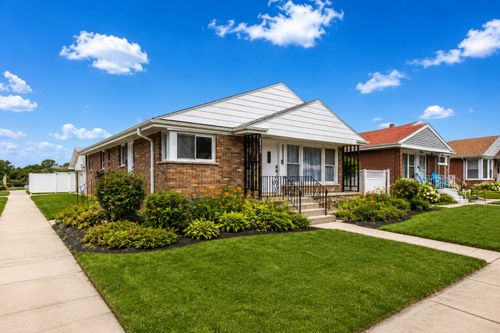 8500 Lawndale Ave, Skokie, IL, 60076-2332 | Card Image