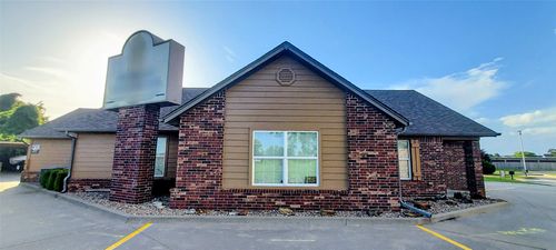 1916 W C St, Jenks, OK, 74037-2367 | Card Image