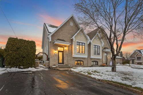 {{alt}} | Card Image