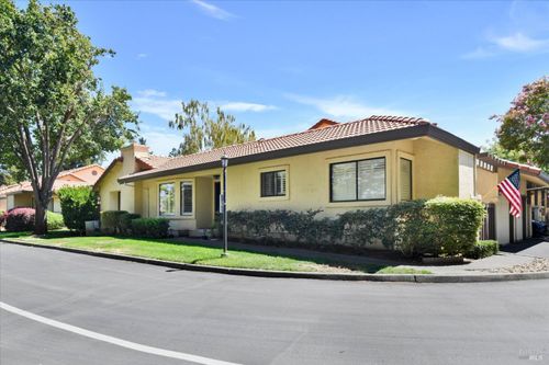 29 Fountain Grove Cir, Napa, CA, 94558-2481 | Card Image