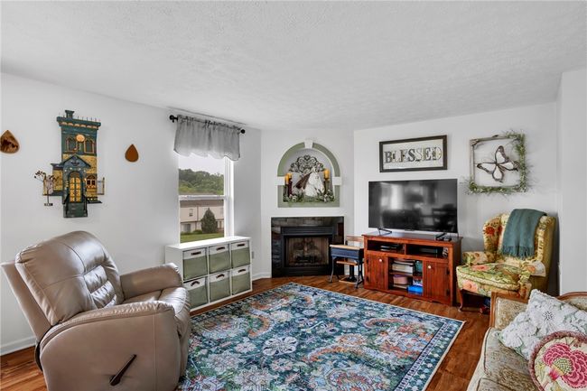 201 Manor View Dr, Townhouse with 3 bedrooms, 4 bathrooms and 2 parking in Manor PA | Image 28