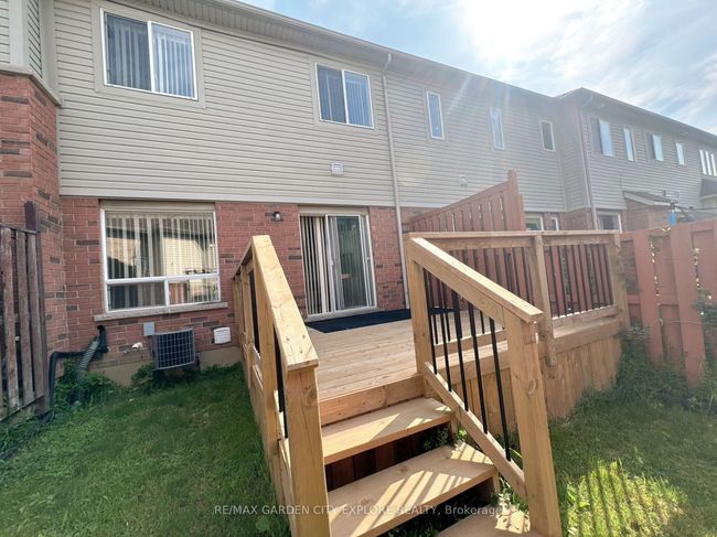 25 Chloe St, House attached with 3 bedrooms, 2 bathrooms and 1 parking in Saint Catharines ON | Image 23