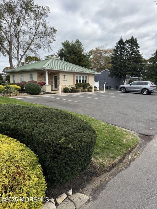 838 Beaver Dam Rd, Point Pleasant Boro, NJ, 08742-3845 | Card Image