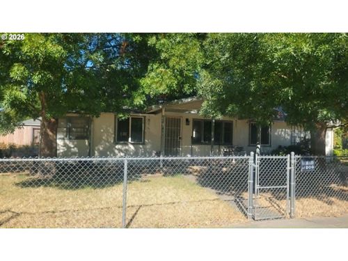 218 Sw Westholm Ave, GrantsPass, OR, 97526 | Card Image