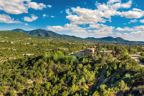 197 Circle Dr, Santa Fe, NM, 87501-8817 | Card Image