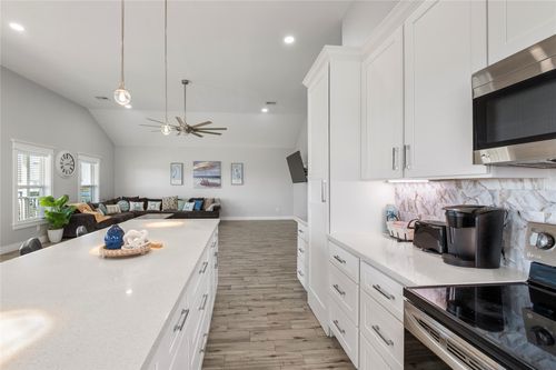 18035 Shaman Dr, Galveston, TX, 77554-1007 | Card Image