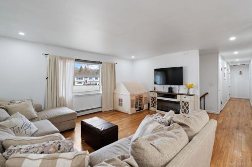 41 Rutledge Ave, Highland Mills, NY, 10930-5100 | Card Image