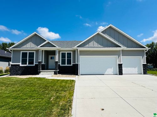 512 Jamie Ln, Sergeant Bluff, IA, 51054-8807 | Card Image