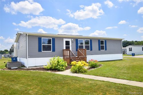 148 Pheasant Ln, Grand Blanc, MI, 48439-7016 | Card Image