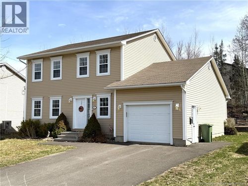 80 Blanchard Crt, Fredericton, NB, E3G3X2 | Card Image