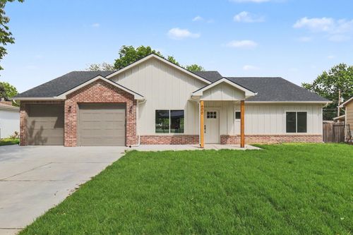 600 Trotter St, Maize, KS, 67101-9649 | Card Image