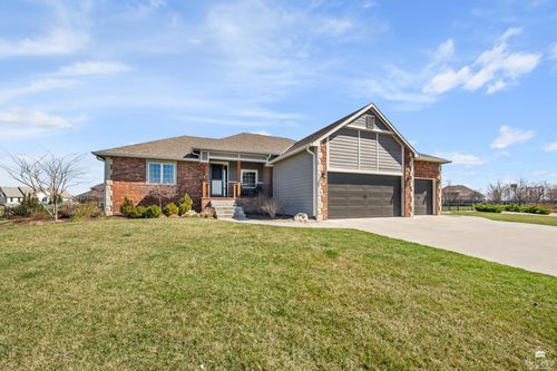 4516 Grande Bluffs Cir, Manhattan, KS, 66503-2483 | Card Image