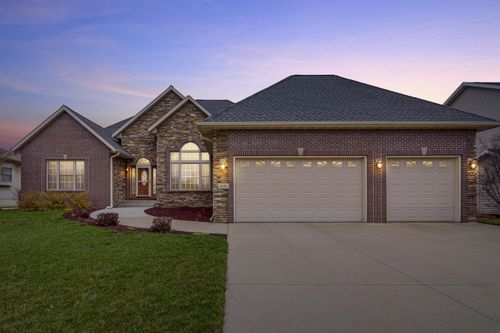 4126 Carlton Dr, Cedar Falls, IA, 50613-7538 | Card Image