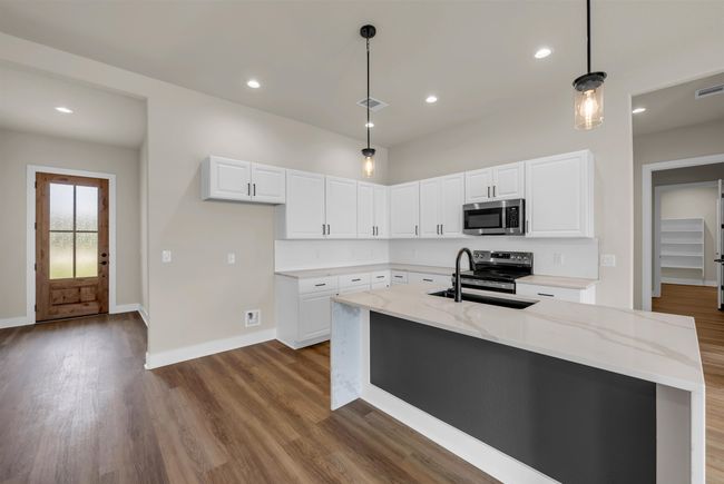 118 Rosebud Ranch Rd, House other with 4 bedrooms, 2 bathrooms and null parking in Bertram TX | Image 4