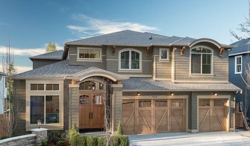 9968 Se 7th Ct, Bellevue, WA, 98004-6748 | Card Image