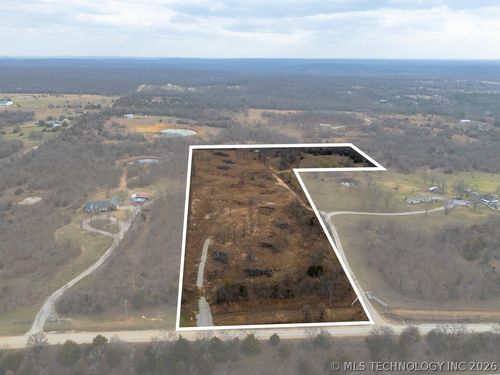 8015 Valley View Dr, Beggs, OK, 74421-2027 | Card Image