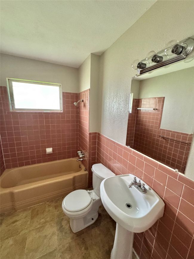 2358 Inadale Ave, House other with 3 bedrooms, 2 bathrooms and null parking in Dallas TX | Image 7