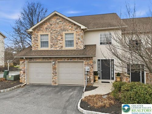 18 Holly Ct, Forks Twp, PA, 18040-8192 | Card Image