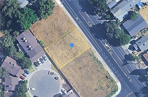 571 F Street, Waterford, CA, 95386 | Card Image