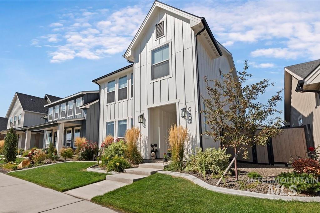 Los Flores Dr, Meridian, ID 83646