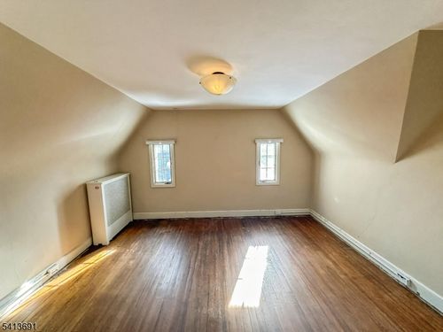 112 Oxford Pl, Glen Rock, NJ, 07452-2011 | Card Image