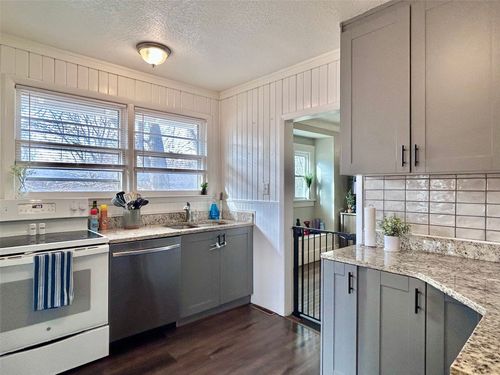 2736 Mondamin Ave, Des Moines, IA, 50310-5459 | Card Image