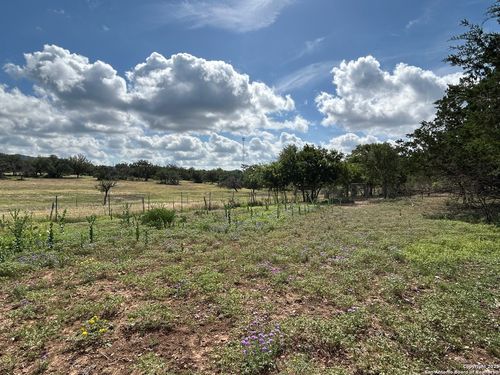 1619 Stringtown Rd, Medina, TX, 78055-3610 | Card Image