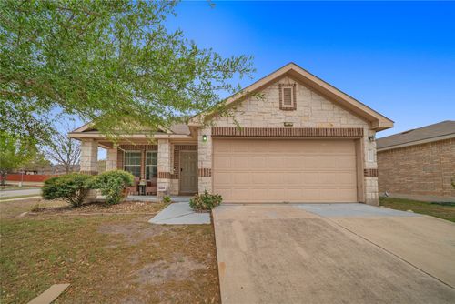 111 Lynn Crest Bnd, Buda, TX, 78610-3630 | Card Image