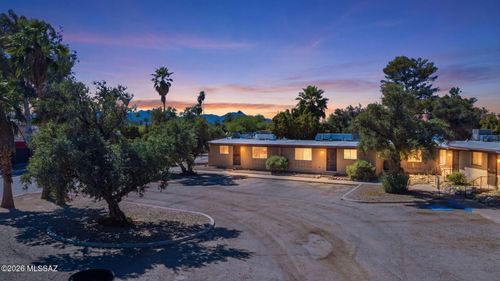 1528 W Knox St, Tucson, AZ, 85705-2477 | Card Image