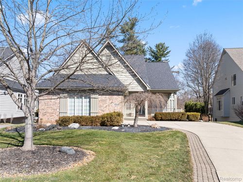 5380 Versailles Ave, Brighton, MI, 48116-4709 | Card Image