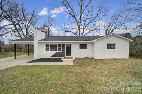 4008 Tennessee Ave, Charlotte, NC, 28216-3859 | Card Image