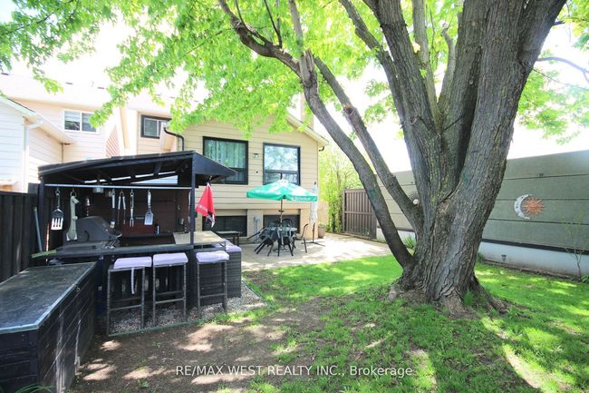425 Hansen Rd N, House other with 4 bedrooms, 3 bathrooms and 4 parking in Brampton ON | Image 46